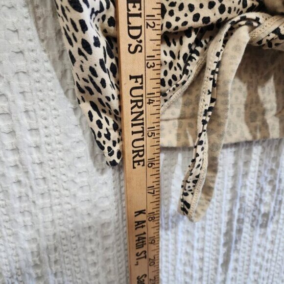 Brandy Melville Cheetah Print Front Tie Rae Crop Top Size Small One Size - Picture 10 of 11